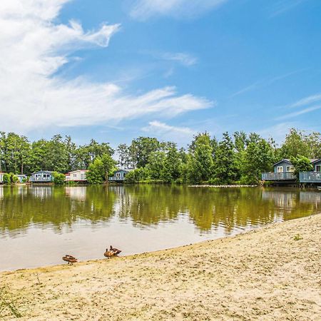 Chalet 84 Oosterwolde  المظهر الخارجي الصورة